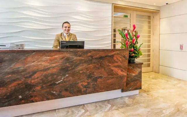 Plaza Suites