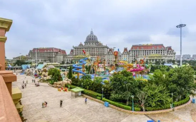 Penglai Coast Hotel (Oulebao Water World)