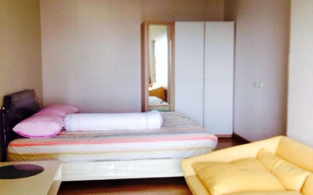 Отель 1 Bed Room @ Supalai Park Srinakarin комната для гостей