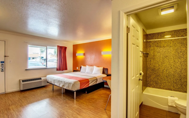 Motel 6 Manteca, CA
