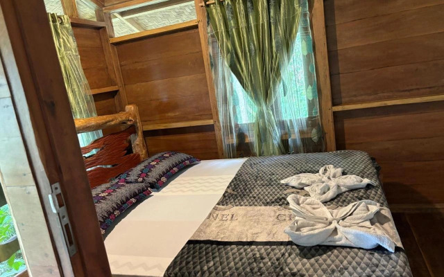 On The Rocks Bungalows, Restaurant and Jungle Trekking Tours - From May to September only stay here