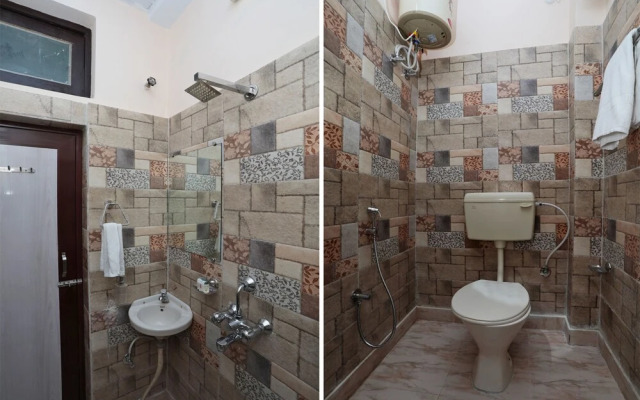 Hotel 86B By OYO Rooms