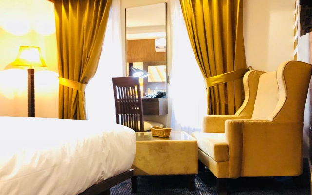 Hunain Hotel