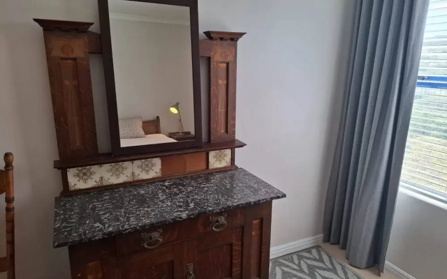 Oosiesrus - Charming Langebaan Villa With Garden View
