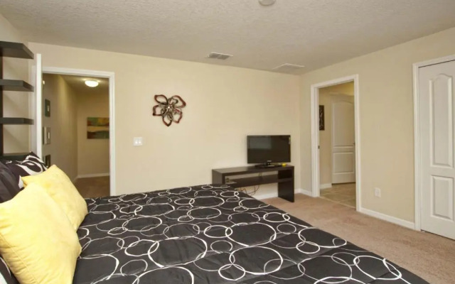 Paradise Palms 8952 B