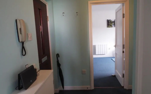 Ideal Central Edinburgh location with free on-site private parking