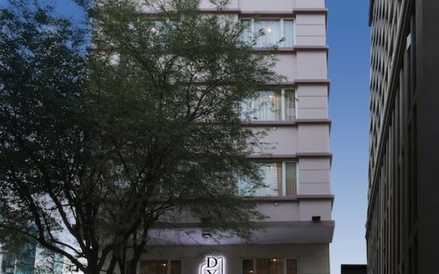 Dyn Opera Hotel вид на фасад