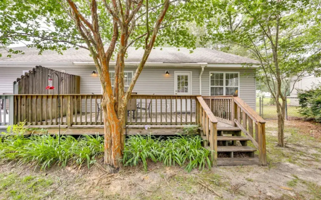 Tranquil Thomasville Retreat w/ Deck + Dining Area