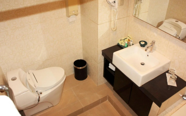 Travellers Suites Serviced Apartments