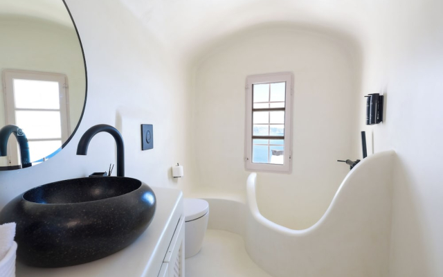 You and Me Suites Oia