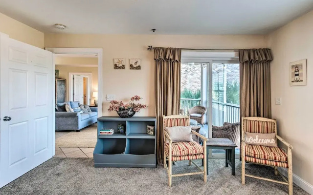 Breezy Darien Condo w/ Tranquil Marsh Views!