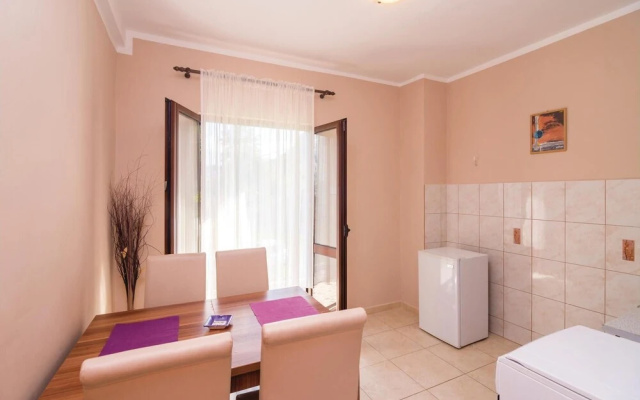 Beautiful Home in Markov Rt With Wifi and 2 Bedrooms
