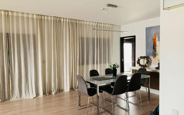 Modern Flat Near Lisbon