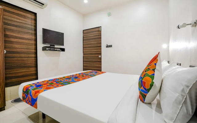 Fabhotel Lotus I