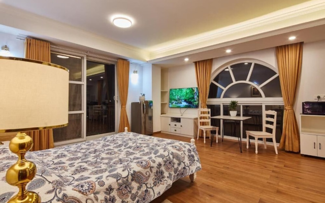 Luminous Apartments & Suites