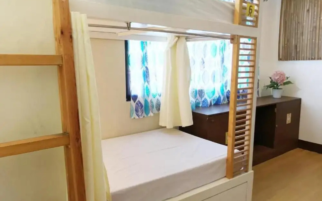 HIS Capsule Hostel