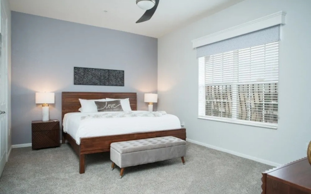 Penthouse Vision. 3 Bedroom Condo by Redawning