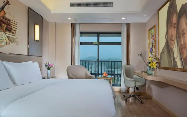 Vienna Hotel Nanning Xiangsi Lake University Town