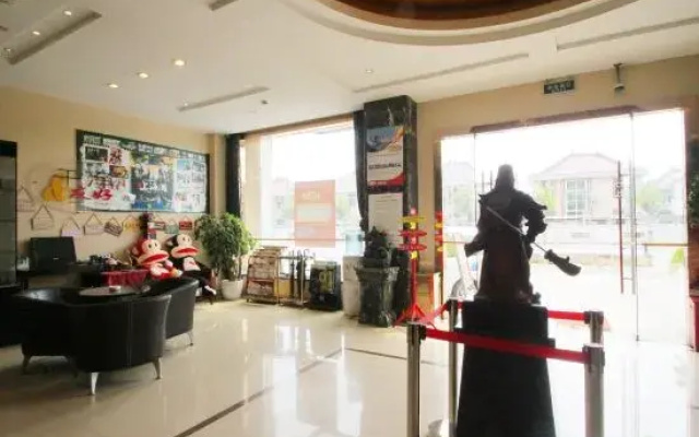Super 8 Hotel (Shanghai Songjiang Chedun Movie City Nanyao Road)