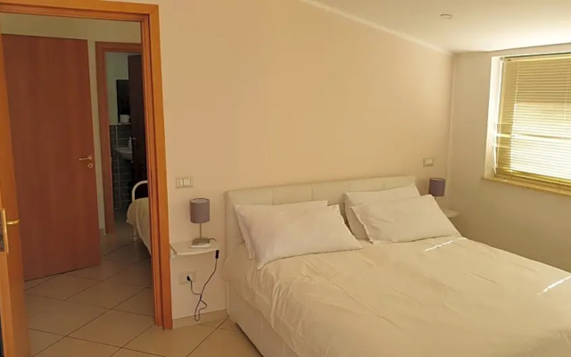 BB Iris  Apartments