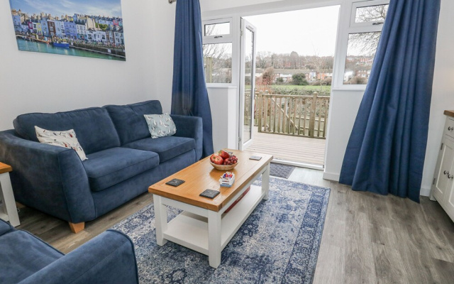 8 Park View Grove