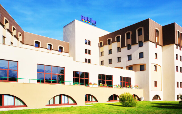 Гостиница Park Inn Великий Новгород вид на фасад