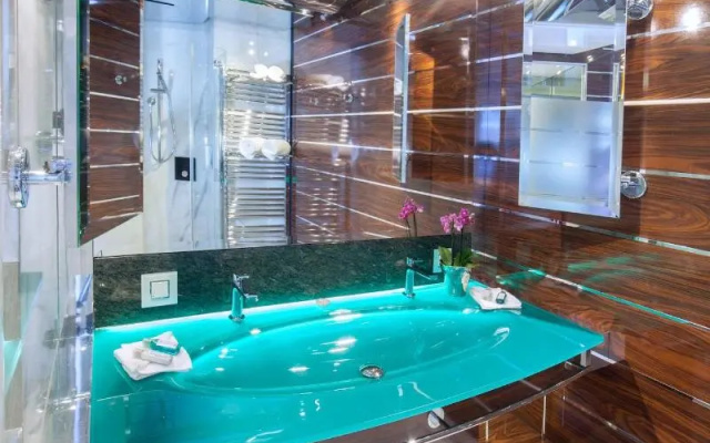 Отель Victory Gästehaus Therme Erding