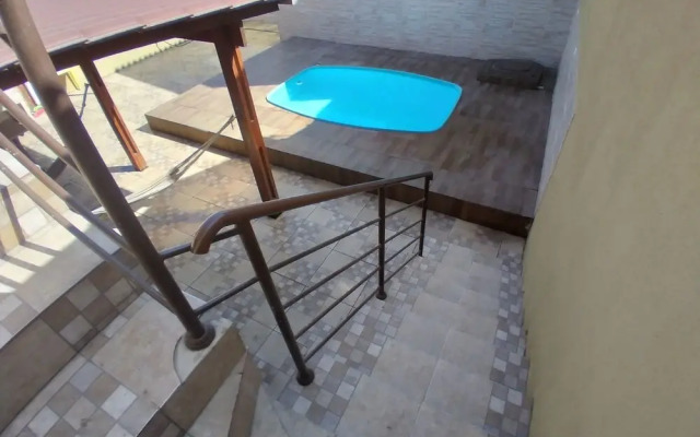 Sobrado com piscina em Caiobá
