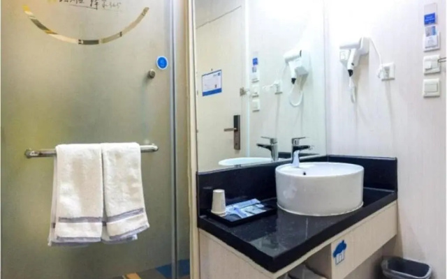 Yijia 365 Hotel Chain (West Street Museum Subway Station Branch)