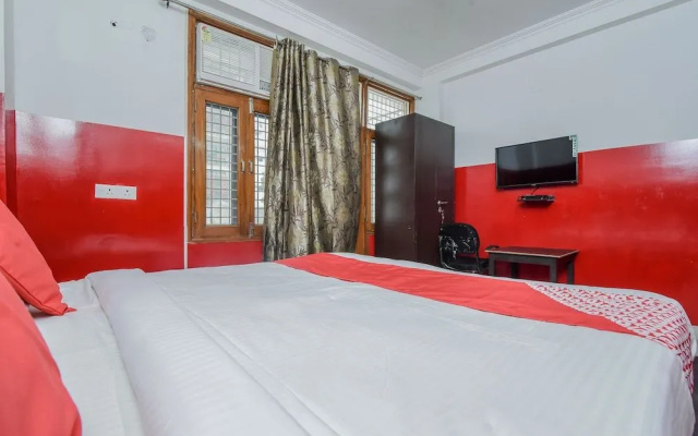 OYO 18434 Shiva Inn