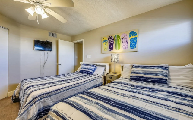 AquaVista by Book That Condo