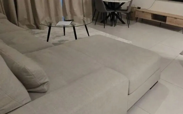 OYO HOME 1483 One Bedroom Apartments