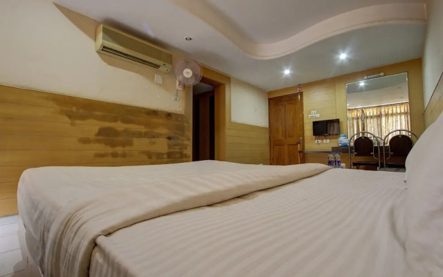 SPOT ON 40409 Hotel Rajsangam International