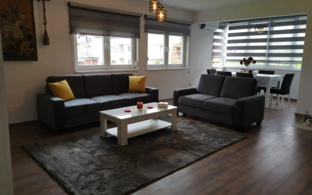 Oasis Royal Apartments