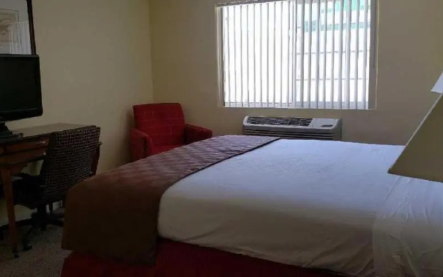 Europa Inn & Suites