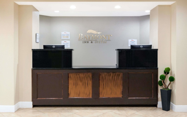 Baymont Inn & Suites Midland Center