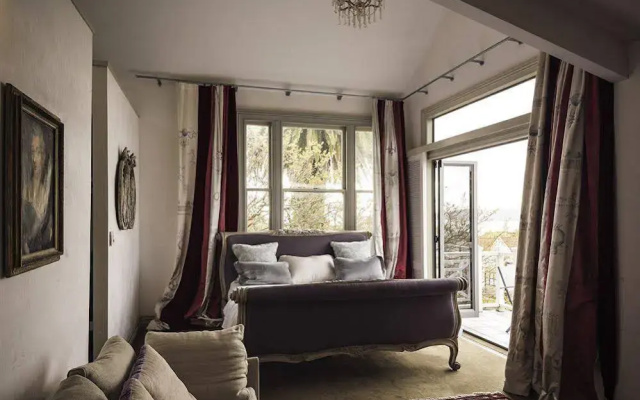 Mollies Boutique Hotel