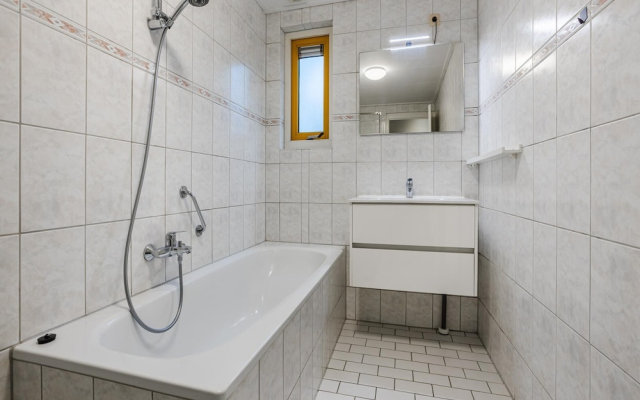 Comfortable Bungalow With Dishwasher Near the Beach