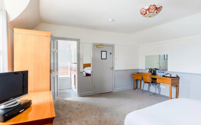 Clovenfords Hotel