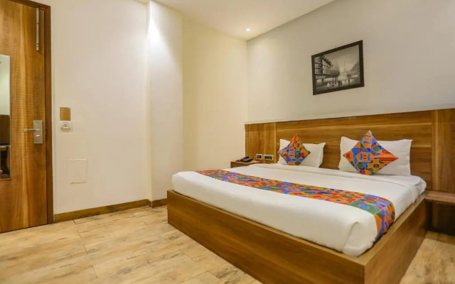 Fabhotel Royal Touch