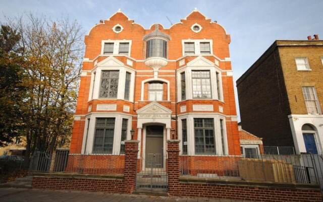 Отель 1 Bedroom Flat In New Cross Великобритания, Лондон - отзывы, цены и фото номеров - забронировать отель 1 Bedroom Flat In New Cross онлайн вид на фасад