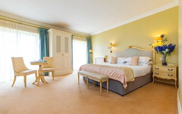 Step House Hotel