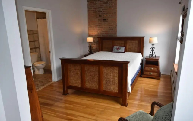 Riverhouse Extended Stay Apartment