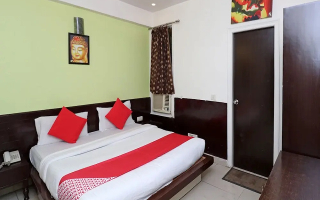 OYO 7344 My H Rooms