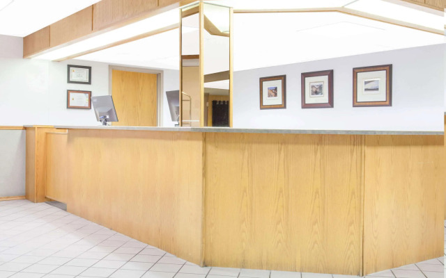 Super 8 by Wyndham Kenora