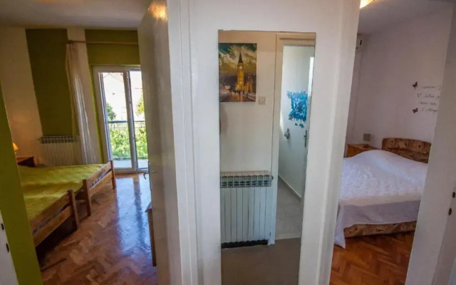 Apartments Amalia - Two Bedroom Apartment With Roofed Terrace