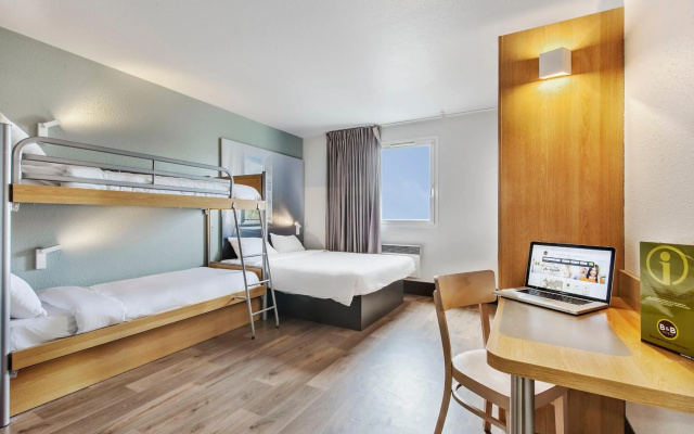 B&B HOTEL Lyon Grand Stade Meyzieu