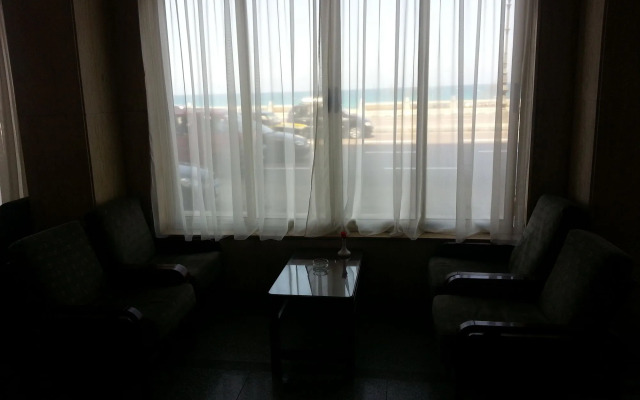 Royal Crown Hotel