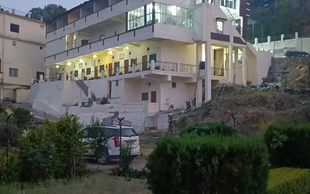 Hotel Tribhuwan by Goroomgo