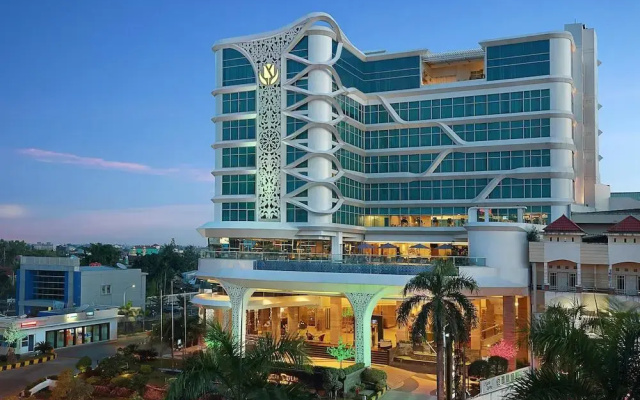 Golden Tulip Galaxy Hotel